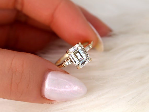 2.50ct Petite Farrah 9x7mm 14kt Gold Moissanite Diamond Three Stone Ring,Emerald Trilogy Ring,Emerald Engagement Ring,Emerald Cut Ring