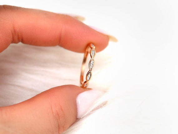 Ember 14kt Gold Diamond HALFWAY Dainty Eternity Ring,Diamond Twist Ring,Unique Diamond Band,Anniversary Gift,Infinity Ring,Gift For Her