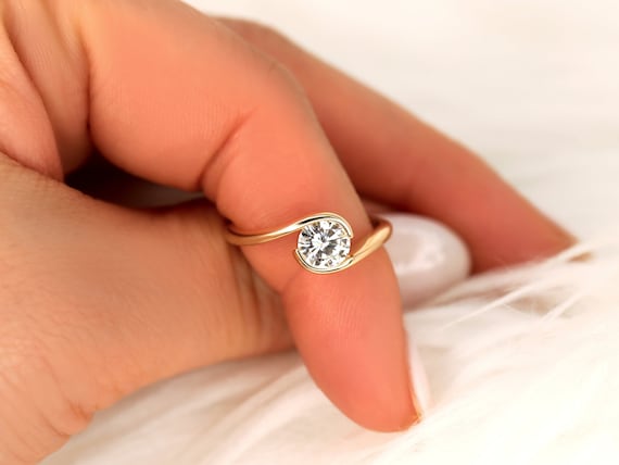 0.75ct Petite Vadim 6mm 14kt Moissanite Round Solitaire Ring,Bypass Ring,Semi Bezel Set Ring,Anniversary Gift,Unique Ring,Moissanite Ring