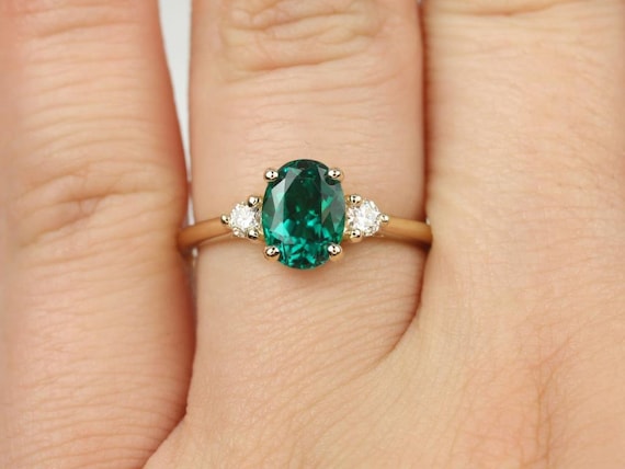 Gloria 8x6mm 14kt Gold Green Emerald Diamond Minimalist 3 Stone Oval Ring,Emerald Ring,May Birthstone,Anniversary Gift,Three Stone Ring