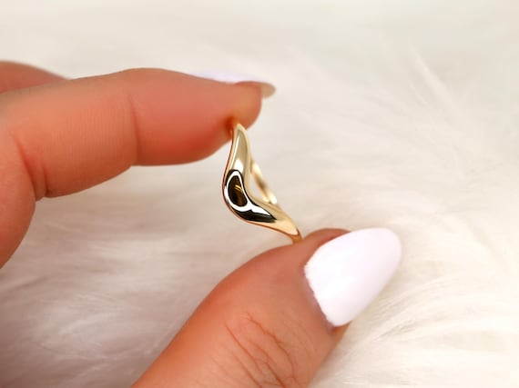 Merida 14kt Graduated Nesting Ring,Unique Curved Wedding Ring,Nesting Band,Cut Out Ring,Unique Wedding Ring,Crescendo Band,Thick Gold Ring