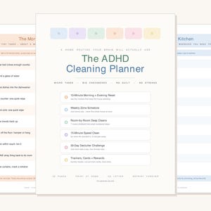 Puede incluir: Un planificador digital titulado The ADHD Cleaning Planner con una página central que presenta pestañas de colores pastel, una lista de rutinas de limpieza y casillas de verificación. Dos páginas adicionales son visibles a los lados.