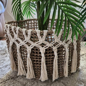 Dekorativer Boho Seegras Makramee Übertopf Umrandung