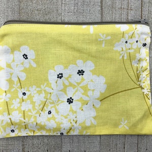 Pochette moyenne en tissu jaune à fleurs, petite trousse de maquillage, pochette de voyage, porte-passeport, bas de Noël, pochette polyvalente