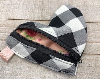 Heart Shape Fabric Pouch / Earbuds Case, Zippered, Lined, Black & White Gingham Pattern Change Purse, Floral Lining, Student, Coin Purse