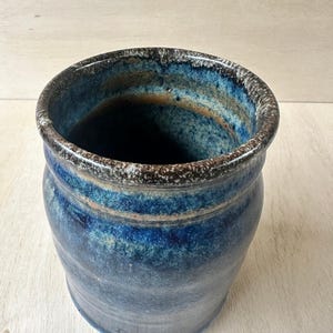 Vintage Constance 87 Signed Studio Art Pottery Blue Mug Crock Utensil Holder