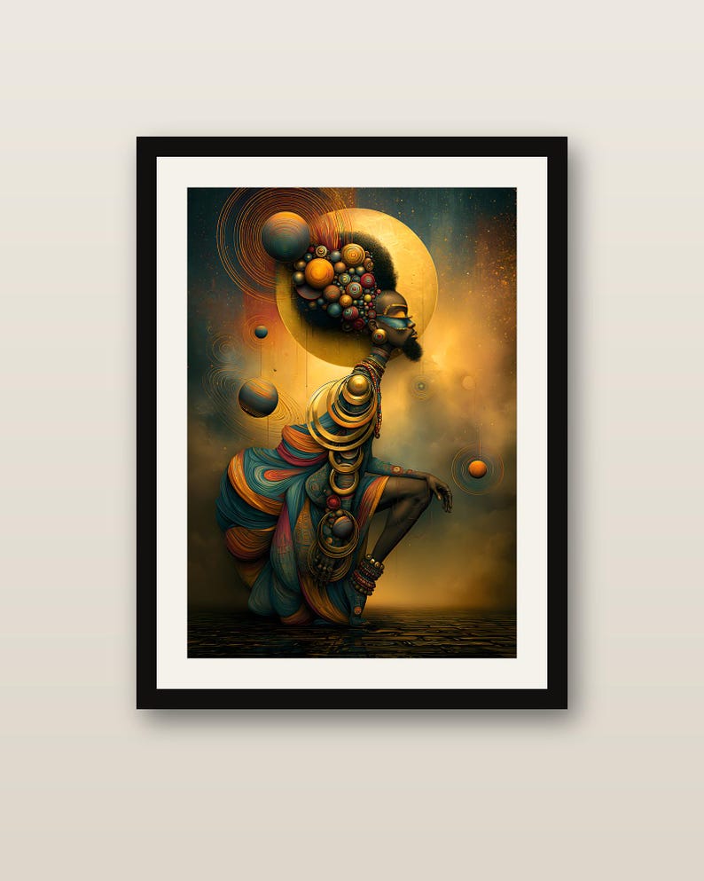 Peut inclure: Une impression d'art num&eacute;rique encadr&eacute;e repr&eacute;sentant une silhouette de profil orn&eacute;e de nombreux anneaux et sph&egrave;res dor&eacute;s. La composition inclut un grand soleil jaune, des motifs orange et bleu sarcelle, et des orbes flottants.