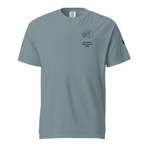 月と太陽のユニセックスTシャツ