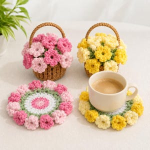 Posavasos de flores de ganchillo hecho a mano, salvamanteles floral, mini cesta de flores de ganchillo, decoración de escritorio estilo cottagecore, regalo para amantes del té.