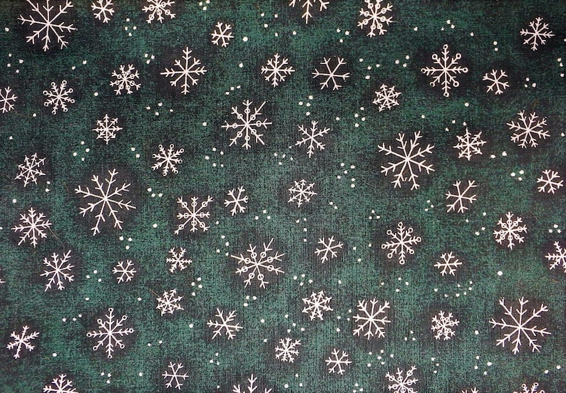 Holiday Snowflakes Blue Benartex Christmas 100/% cotton fabric by the yard