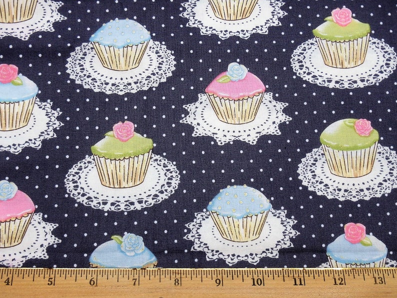 Cup Cakes On Pink 100/% Cotton Fabric FQ-Per Yard 56/" Wide Quilts Craft Patcwork