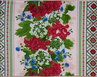 Waffle towel. Ukrainian Waffle kitchen towel. Waffle weave cotton towel with viburnum print. Wild flowers Hand towel, flower design