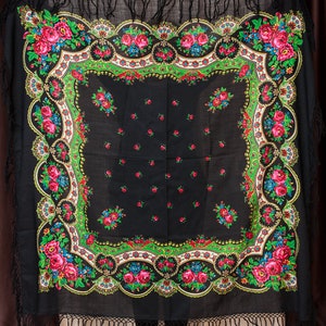 VINTAGE Black shawl foulard chale russe, Russian Scarf, floral babushka wool. Large folk Hustka, head scarf, flower scarves Platok