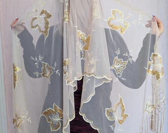 Chal de lentejuelas doradas brillantes, pañuelo de malla estilo vintage. Cubrecabezas transparente con borlas. Elegante chal de noche, accesorio para graduación.