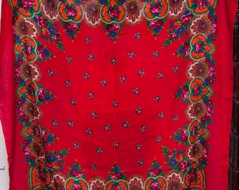 RED Floral shawl. Châle de fleurs, shawl. Ukrainian Scarf shawl floral babushka. Large folk head scarf flower scarves tablecloth платок gift