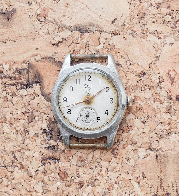 Vintage Raketa Svet Mechanical Watch: USSR Mens Wristwatch, 16 Jewels