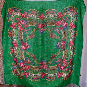 SALE VINTAGE Ukrainian shawl, green floral wool with lurex shawl. Platok babushka Hustka Shawl for Wear or Home Decor. Tablecloth