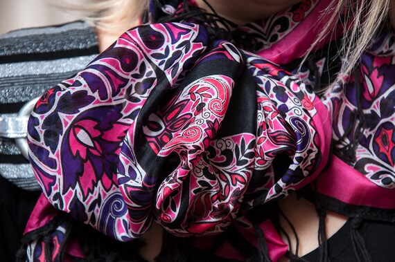 VINTAGE shawl. Women's silk scarf. Beautiful Frin… - image 10