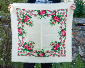 Chal ucraniano de lúrex, pañuelo para la cabeza de babushka. Chal floral. Tiene pequeños agujeros. Auténtico mantón. Idea de regalo para abuela, mamá, pañuelos florales.