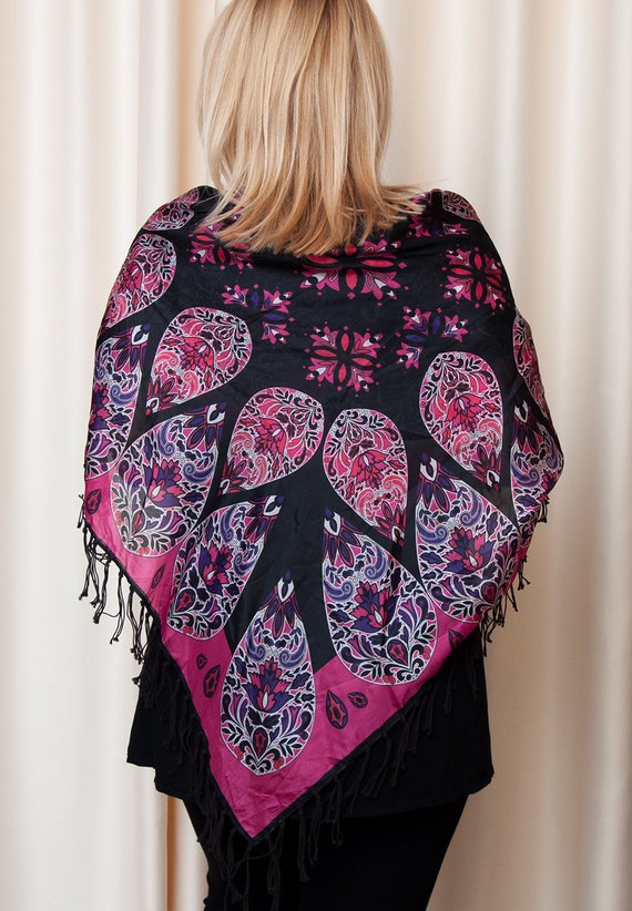 VINTAGE shawl. Women's silk scarf. Beautiful Frin… - image 3