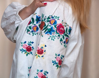 Vintage camisa antigua bordado bordado Vyshyvanka vestido ucraniano Blusa campesina Ropa de teatro tradicional para actuaciones ウクライナ刺繍