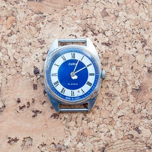 Vintage Zarja Ladies Watch: USSR Mechanical Wristwatch, 19 Jewels