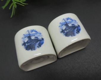Small Salt & Pepper Shaker Set Dutch Delft Blue White Ceramic Back To Back Gift Idea Collectible Vintage FREE SHIPPING (101)
