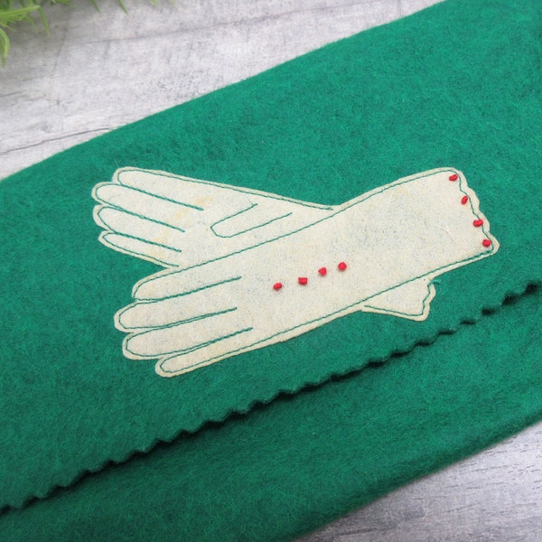 Green Glove Holder Case Felt Fabric 13 1/2 Inches Mid Century 1950s Vintage FREE SHIPPING (1455)