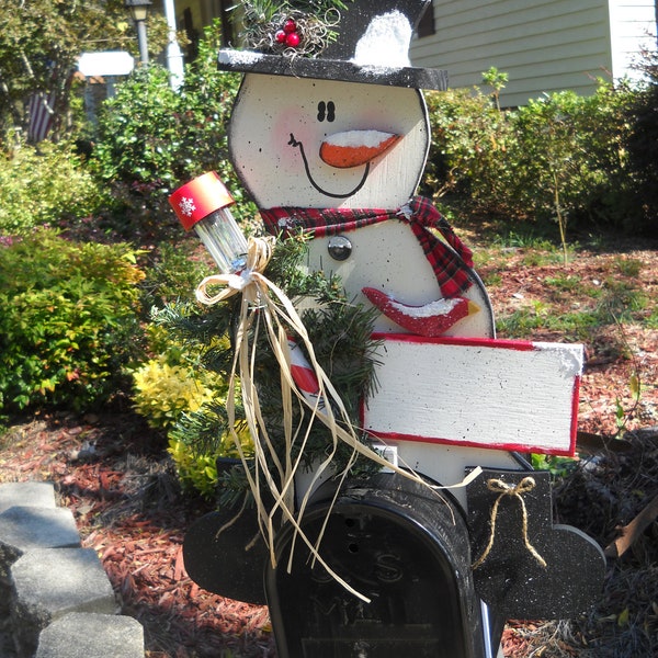 Snowman Mailbox Topper with Solar Light