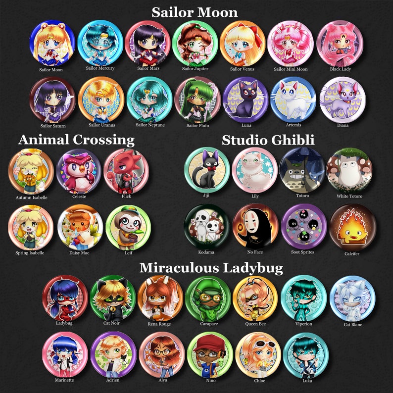 Pu&ograve; includere: Un set di 36 bottoni rotondi colorati con personaggi di popolari anime e videogiochi, tra cui Sailor Moon, Animal Crossing, Studio Ghibli e Miraculous Ladybug. Ogni bottone presenta un personaggio diverso con un design unico.