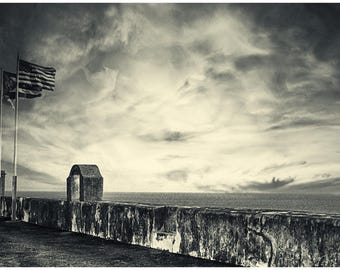 Stampa artistica Giclée incorniciata: "O'er the Ramparts"