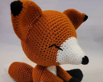 Sleepy Fox Amigurumi