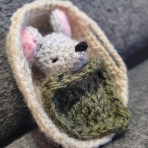 Sleepy Mouse Amigurumi