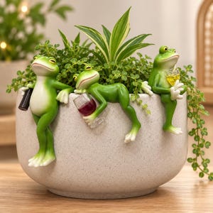 Funny Frog Planter Pot Huggers, Whimsical Frog Plant Decor, Cute Resin Frog Figurines for Indoor Plants, Cottagecore Garden Gift