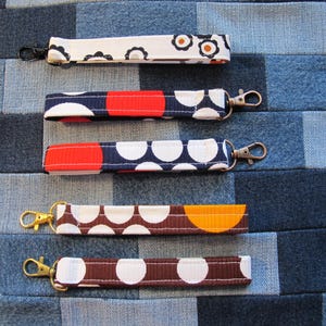 Vintage Fabric Keychain Wristlet: Colorful Key Fob Lanyard