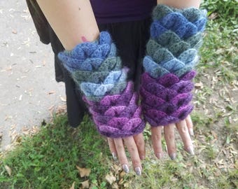 Crochet crocodile stitch wrist warmers