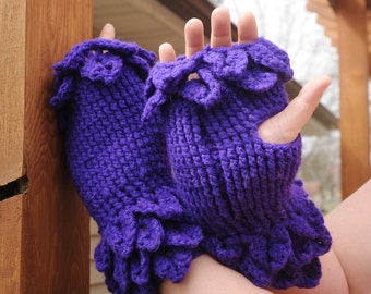 Crochet leafy wrist warmers, leafy crocodile stitch, wrist warmers