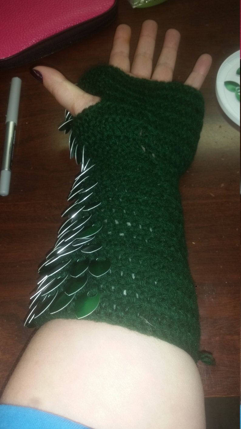 Custom crochet dragon scale gauntlets, LARP armor image 3