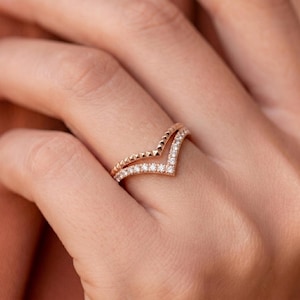 Dainty V Shape Wedding Band Set Chevron Stacking Rings ,Matching Bridal Stacking Ring Pavé Diamond Vintage Curved Ring Set