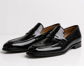 Schwarze Lackleder-Loafer für Herren, handgefertigte formelle Penny-Kleidschuhe