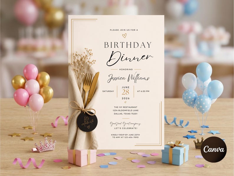 Op de afbeelding: Een uitnodigingskaart voor een verjaardagsdiner op cr&egrave;mekleurig papier met zwarte en gouden tekst. Het ontwerp bevat een servet omwikkeld met touw, een gouden vork en mes, en een klein zwart label. De tekst vermeldt de viering voor Jessica Williams.