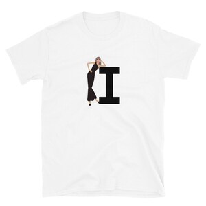 letra, I, diseño del alfabeto, mujer de la A a la Z, moda, boceto, ilustración, sexy, arte, diseñador, camiseta unisex de manga corta