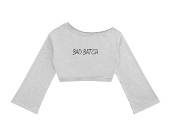 Un brutto lotto di felpe da donna a spalle scoperte, estetica trendy, stile y2k grunge