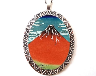 Monte Fuji collar colgante tono plata - japonés Japón paisaje xilografía arte asiático