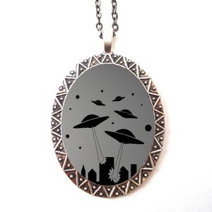 UFO Alien Necklace Pendant Silver Tone - Science Fiction SF Sci Fi Aliens Pop Art