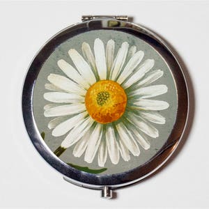 Daisy Flower Compact Mirror - Close Up Floral Illustration - Make Up Pocket Mirror for Cosmetics