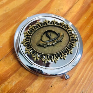 I Want to Believe Compact Mirror - Alien Aliens UFO - Make Up - Cosmetics - Pocket Mirror