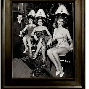 Hairdresser Art Print 8 x 10 - Retro Kitsch 1950&#39;s Women at Hair Salon - Beautician - Stylist