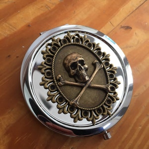 Memento Mori Compact Mirror Skull and Crossbones Make Up Cosmetics Pocket Mirror image 1