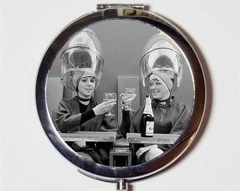 Retro Hair Salon Compact Mirror - 1950s Drinking Wine Funny Kitsch Hairdresser Stylist - Make Up Pocket Mirror for Cosmetics